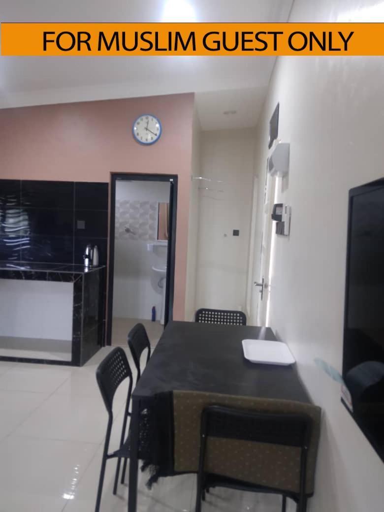 Yasmeen Studio Roomstay Kijal - Room 1 - For Two Person Islam Guest Only Eksteriør bilde